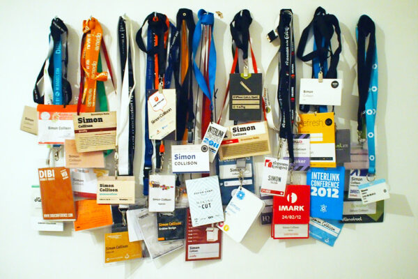 ¿Qué es lanyard? – Conoce para qué sirven los lanyards